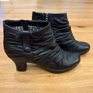 Black leather Dansko ankle boots